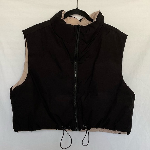 Dazy Jackets & Blazers - Black Cropped Vest with High Collar and Zipper